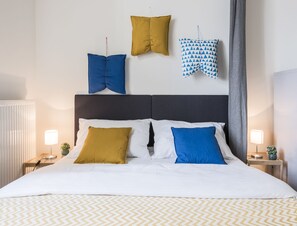 Iron/ironing board, free WiFi, bed sheets - Wenzigova apartments (Prague)