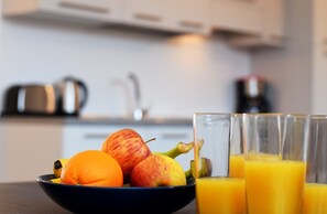 Lägenhet Superior - flera sängar - terrass (G) | Eget kök | Kylskåp, mikrovågsugn, spishäll och kaffe- och tebryggare