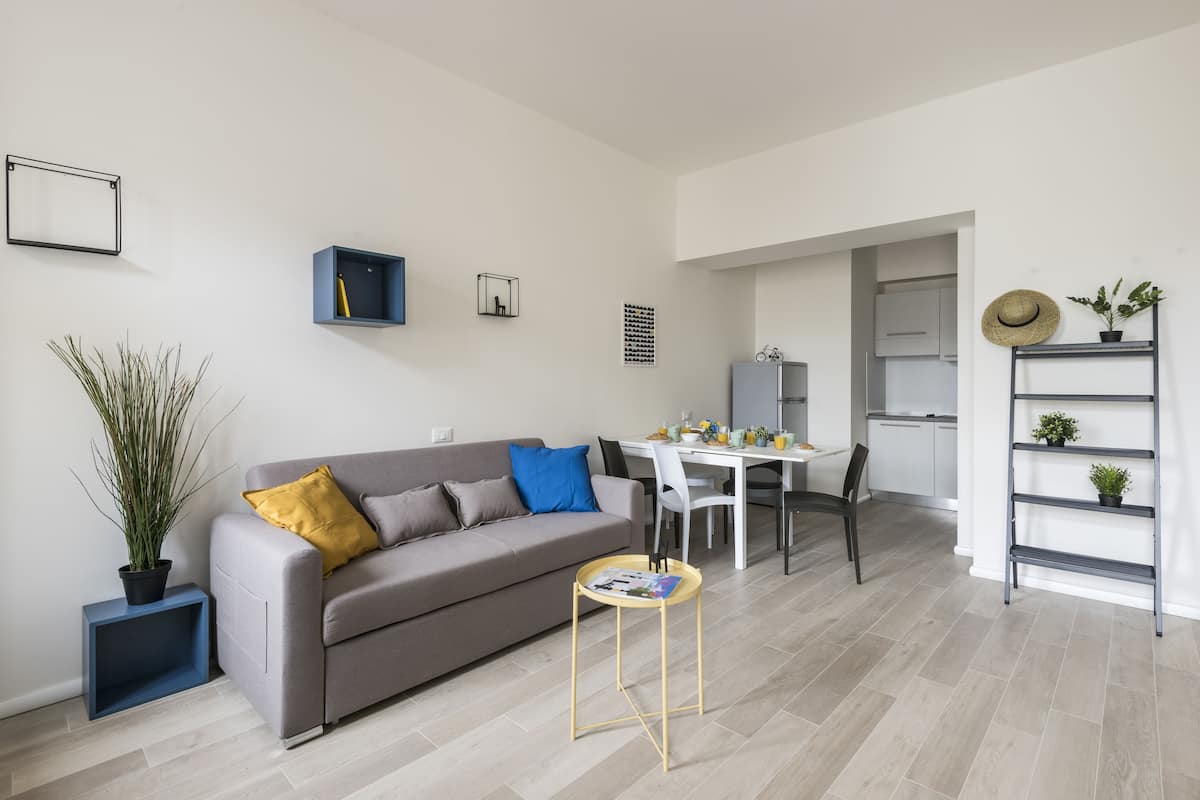 Apartamento Confort, 1 habitación, balcón (E) | Tabla de planchar con plancha, wifi gratis, ropa de cama