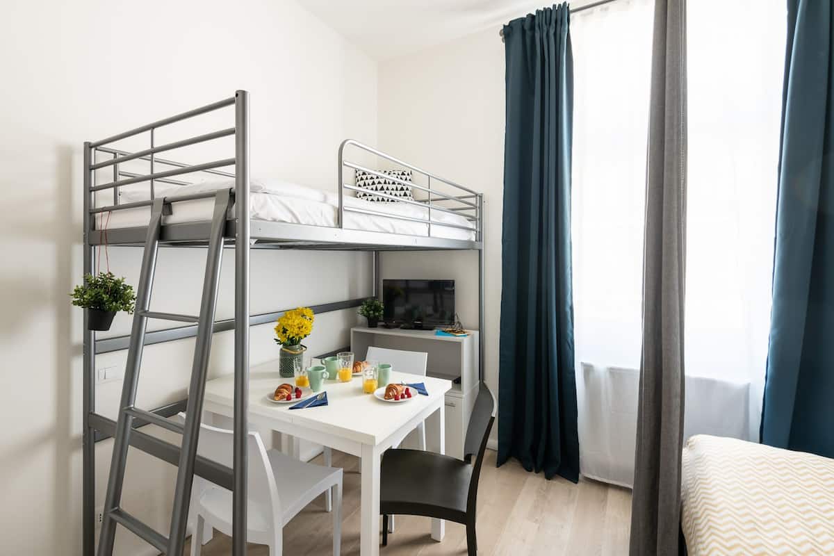 Estudio de diseño, varias camas, cocina (D) | Tabla de planchar con plancha, wifi gratis, ropa de cama