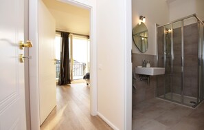 Superior Apartment, Multiple Beds, Terrace (G) | Bathroom | Combined shower/tub, hair dryer, towels