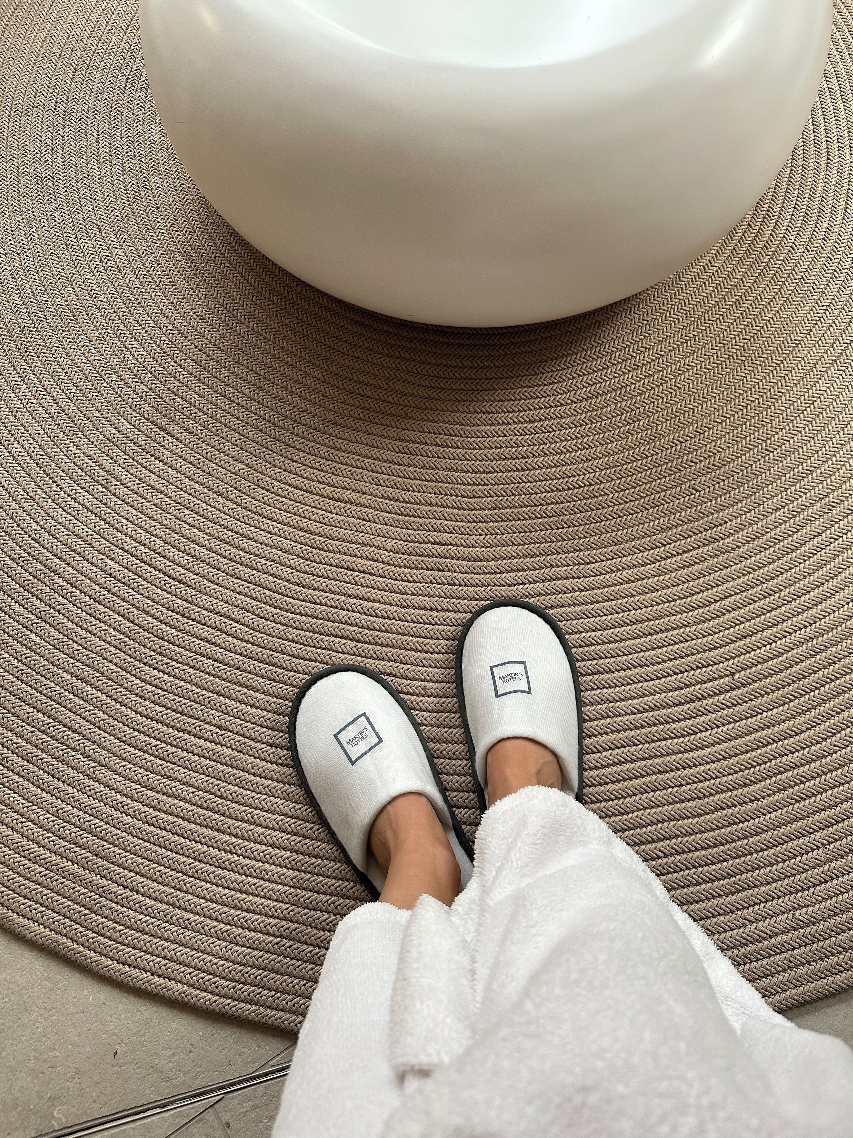 couples treatment room(s), hot tub, turkish bath/hammam, massages