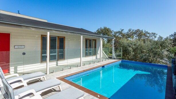 Outdoor pool - The White Beach House (Blairgowrie)
