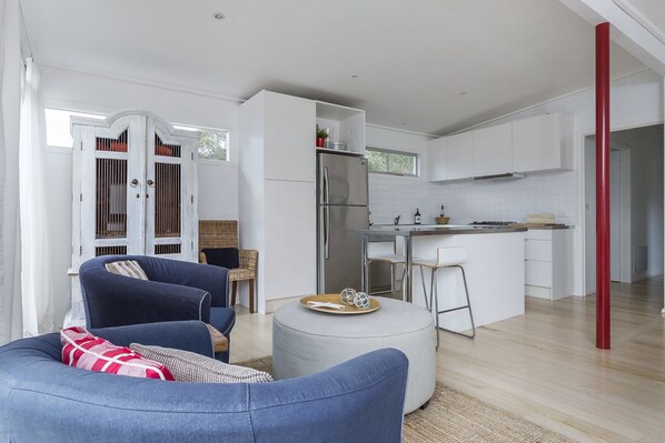 House, 3 Bedrooms | Living room