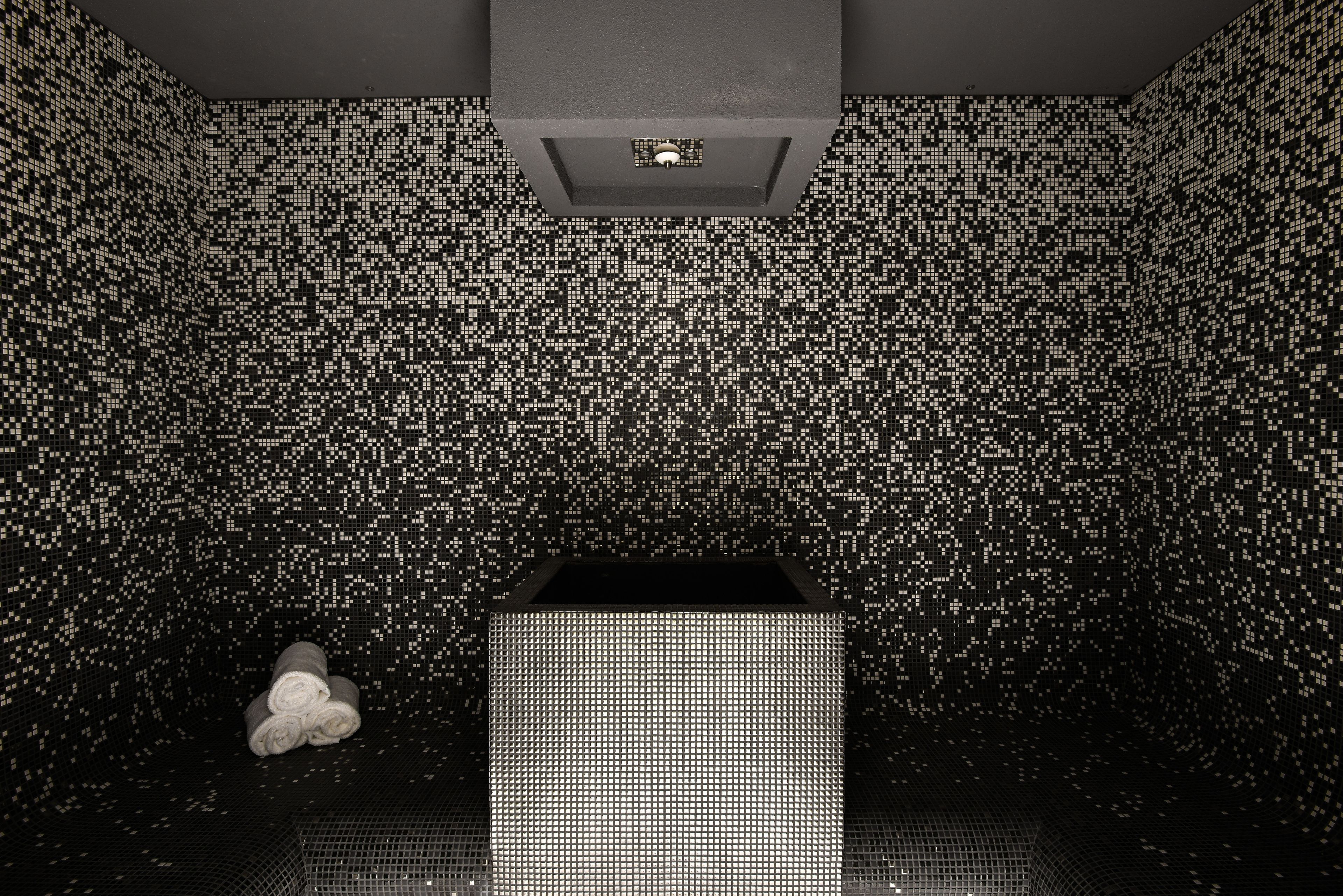 couples treatment room(s), hot tub, turkish bath/hammam, massages