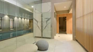 Couples treatment rooms, hot tub, Turkish bath, massages