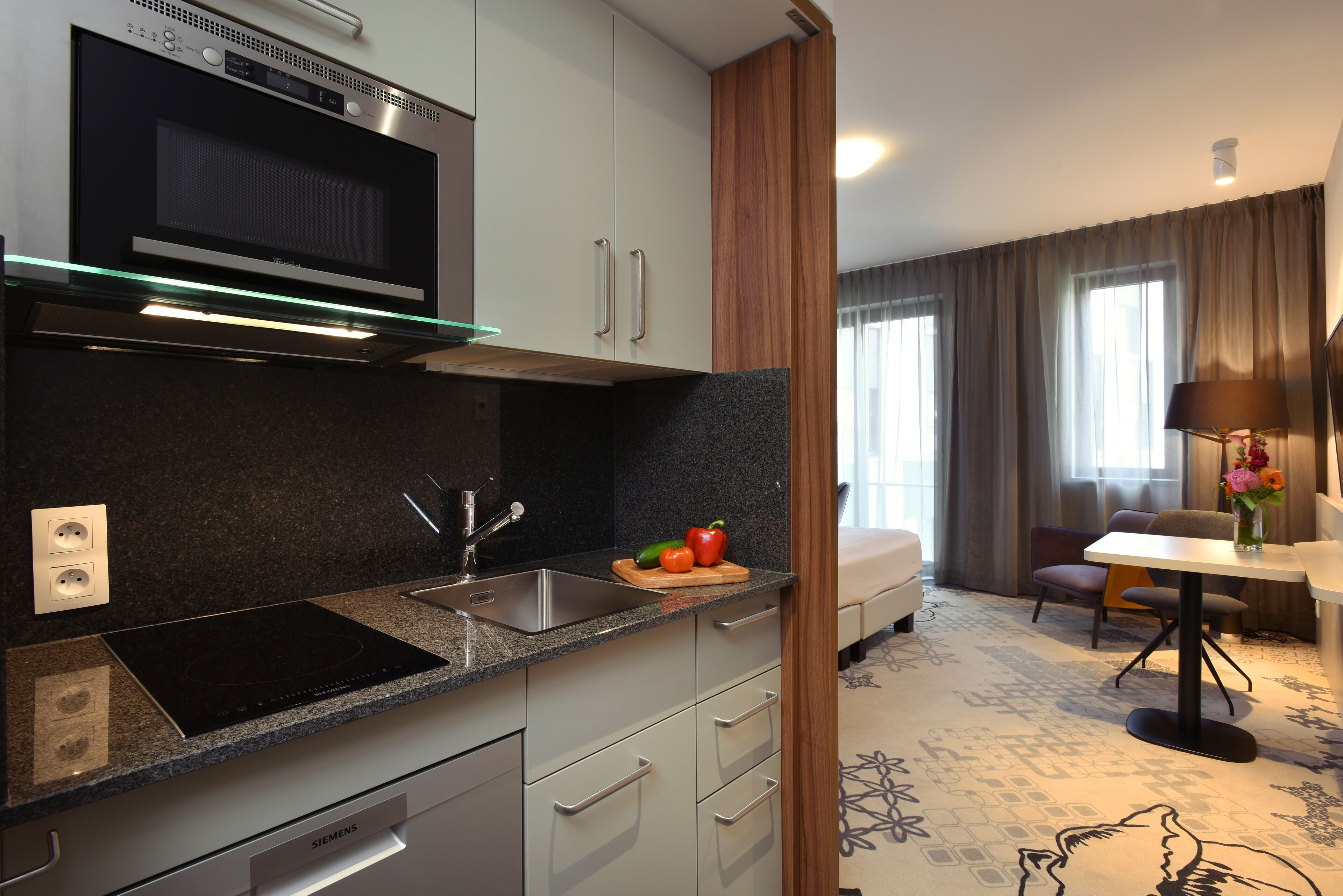 superior double room, 1 king bed | 1 bedroom, premium bedding, minibar, in-room safe