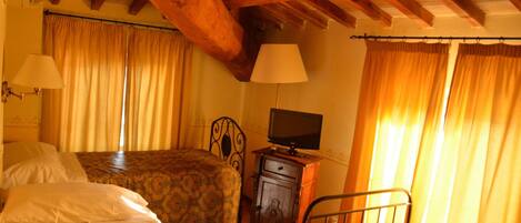 Premium-sengetøj, lydisolering, baby-/barnesenge (tillægsgebyr)