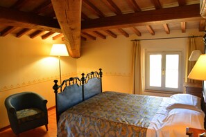 Sengetøy av topp kvalitet, lydisolert, barnesenger og wi-fi (inkludert)