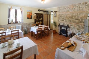 Free continental breakfast - B&B La Fenice (Mondaino)