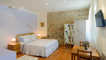 Habitación doble | Escritorio, cunas gratuitas, camas extra y wifi gratis