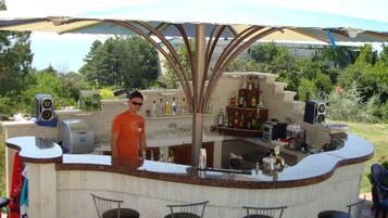 Poolside bar