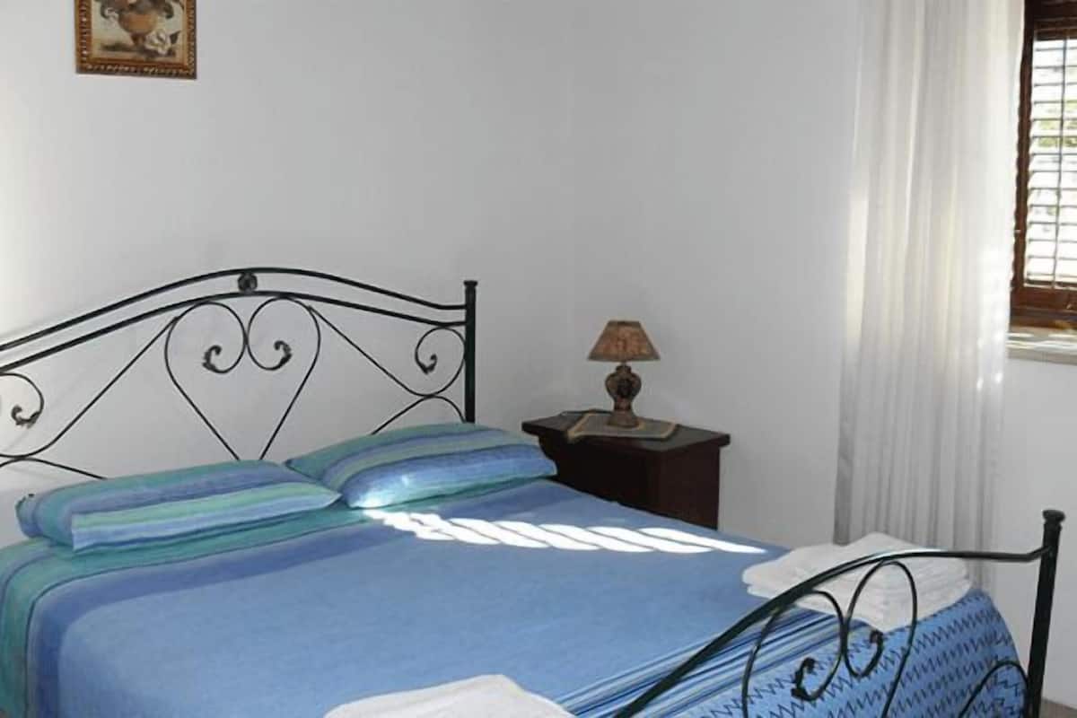 Apartment, 1 Bedroom (Gelso) | 1 bedroom, desk