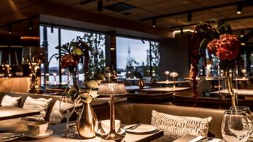 Café da manhã com buffet gråtis todos os dias