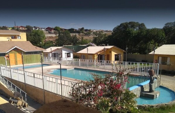 Outdoor pool - Amable Apart Hotel Escala Real (Coquimbo)