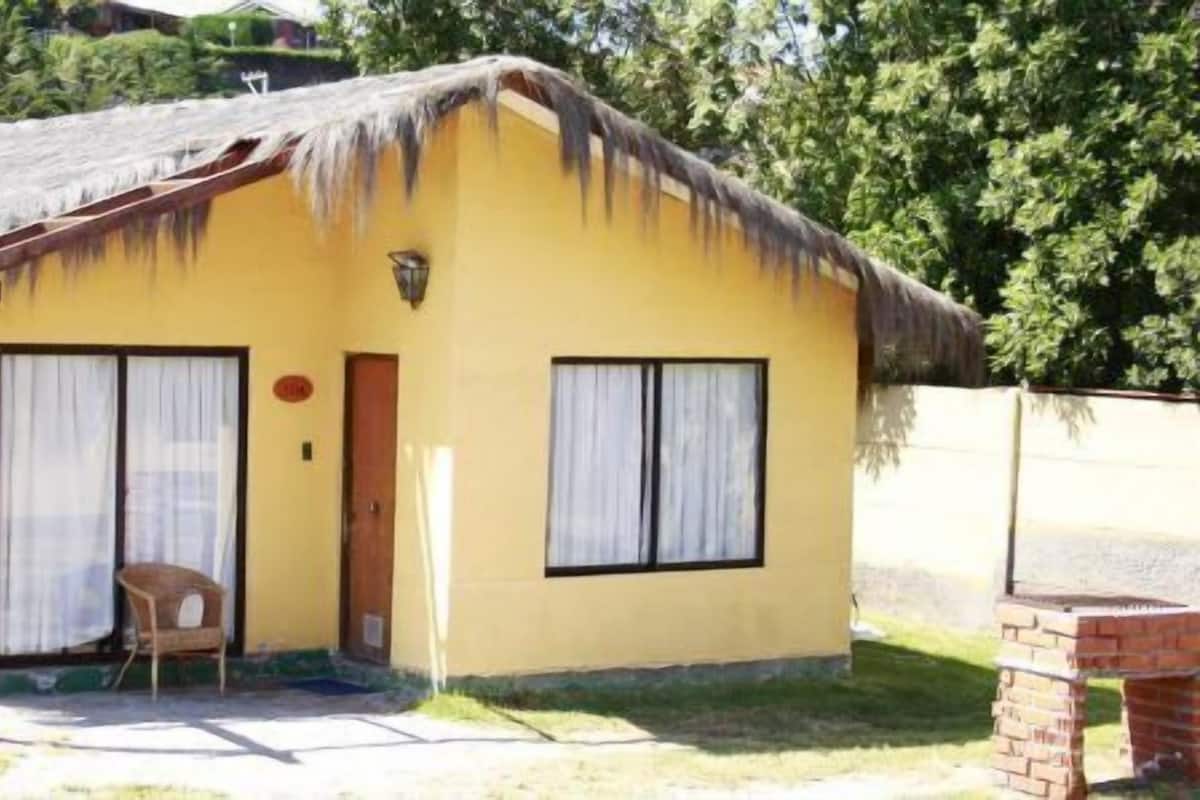 Bungalow, 1 Katil Kelamin (Double) | Peti besi dalam bilik, meja, seterika/papan seterika, Wi-fi percuma 