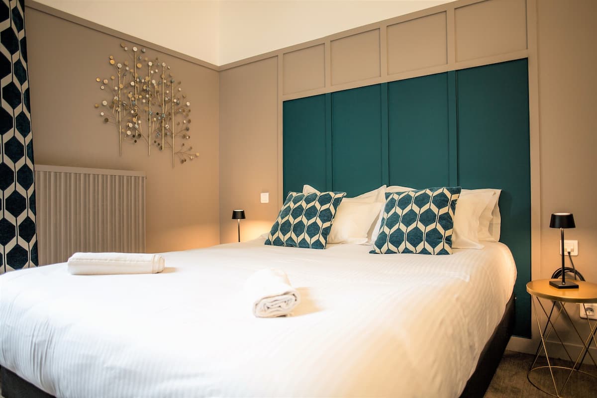 Comfort Double Room, 1 Queen Bed | 1 bedroom, premium bedding, pillowtop beds, minibar