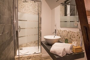 Luxury Room, 1 King Bed, Park View | Bathroom