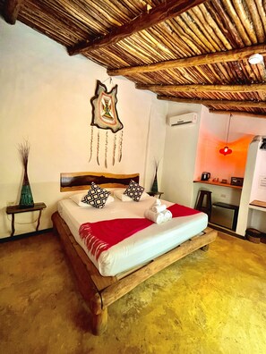 Bungalou de disseny, 1 llit de matrimoni gran, al costat de la piscina | Caixa forta a l'habitació, escriptori i bressols gratuïts 