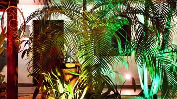 1 soverom, safe på rommet, skrivebord og barnesenger (inkludert)