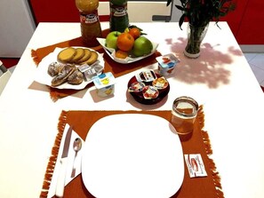 Free buffet breakfast - B&B G&G (Rome)