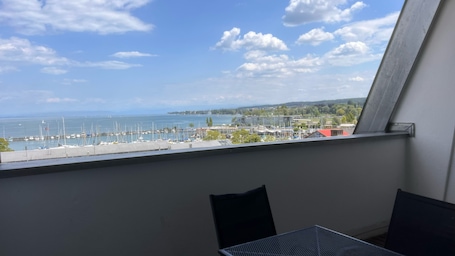 Family Room | Lake view. Gästehaus Centro