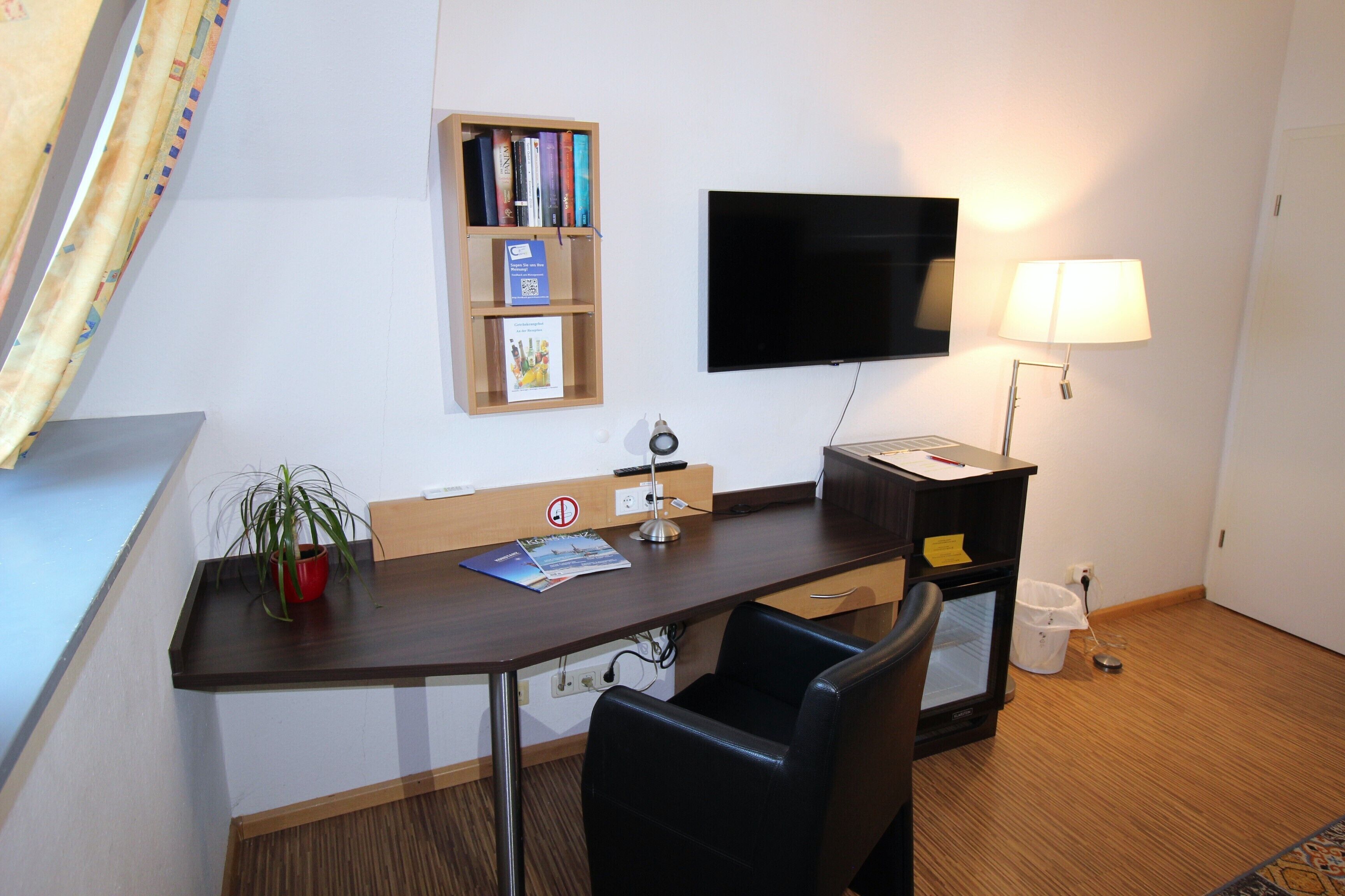 double room (air condition) | living area | flat-screen tv