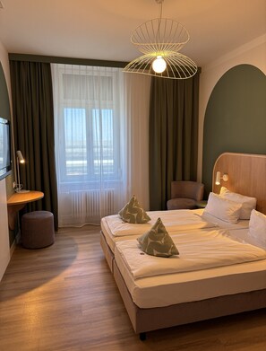 Double or Twin Room | In-room safe, desk, blackout drapes, free WiFi - Gästehaus Centro (Konstanz)