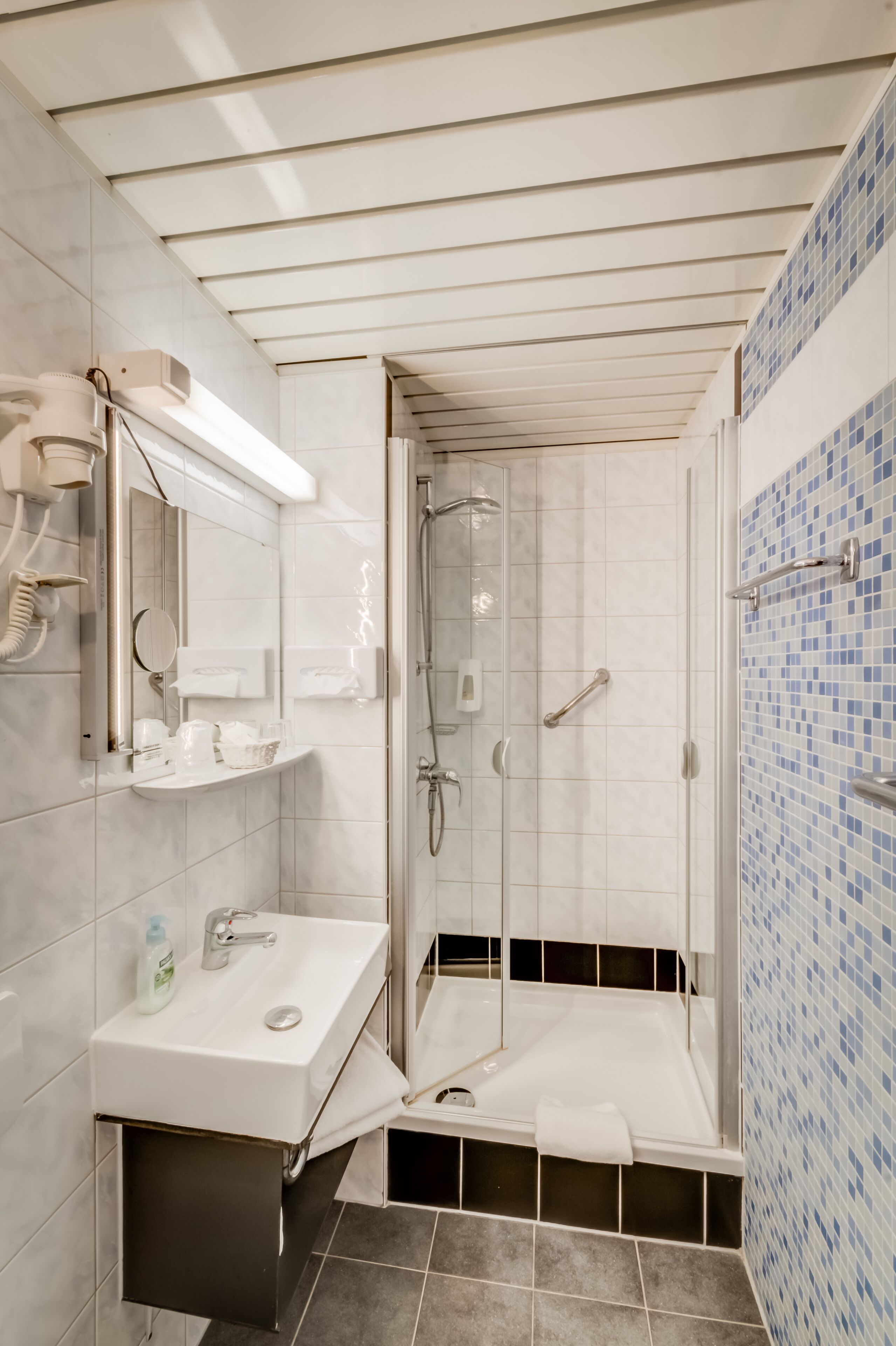 double or twin room | bathroom | free toiletries, towels