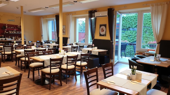 Daily buffet breakfast (EUR 12.90 per person)