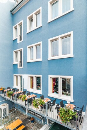 Outdoor dining - Gästehaus Centro (Konstanz)