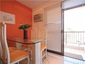 Standard Apartment, 2 Bedrooms | In-room dining