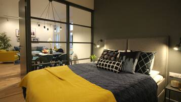 Apartment, 2 Bedrooms, Balcony | 25 bilik tidur, peralatan tempat tidur hipoalergenik, kalis bunyi