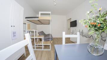 Estúdio design, sacada | Comodidades do quarto
