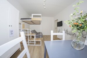 Estúdio design, sacada | Comodidades do quarto