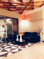 Una televisión de pantalla plana