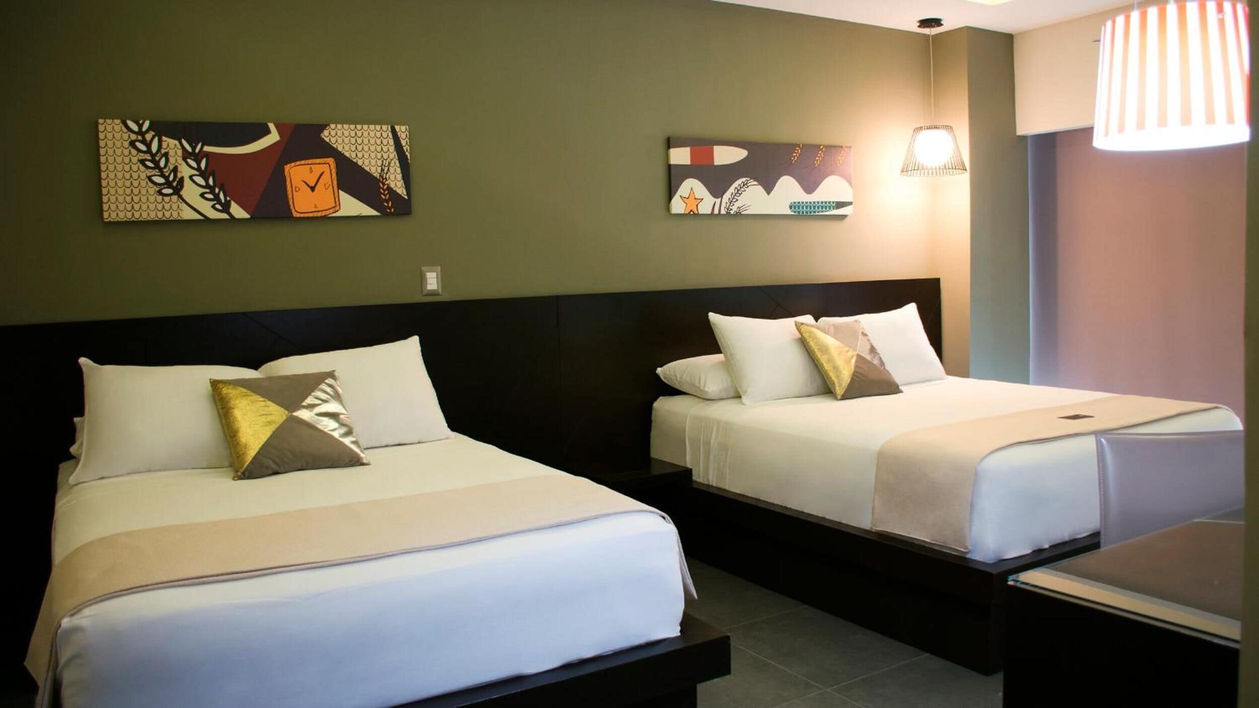 1 bedroom, premium bedding, in-room safe, desk