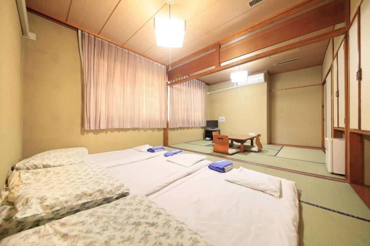 Room, Non Smoking | Desk, bed sheets