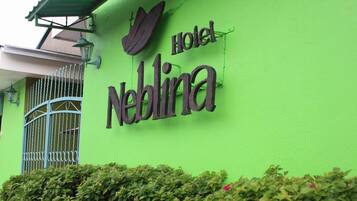 Façade de lâhĂ©bergement