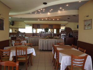 Free daily local cuisine breakfast  - Silver Hotel (Varna)