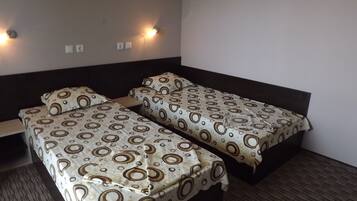 Minibar, cribs/infant beds, free WiFi