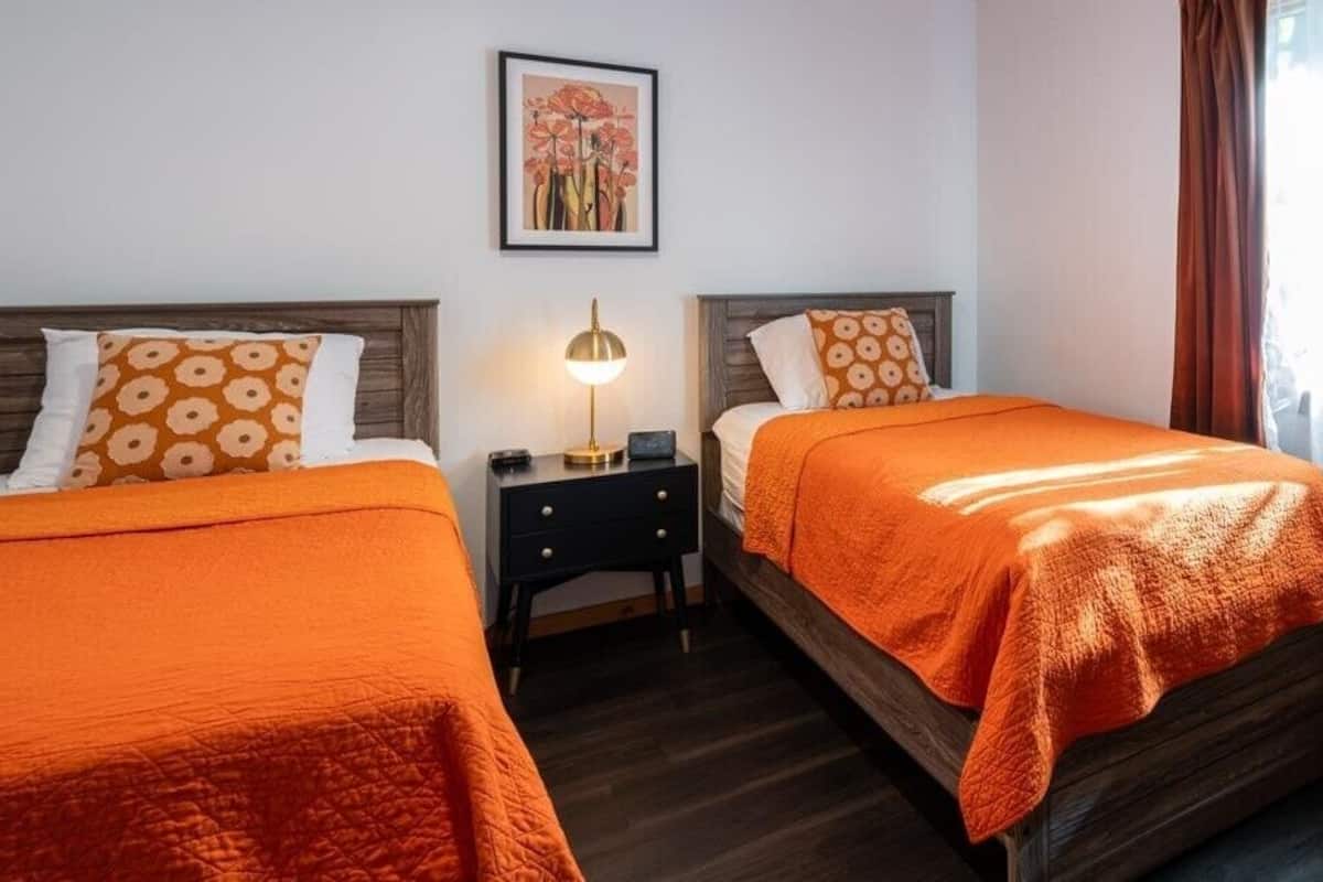 Double Room | Individually decorated, individually furnished, iron/ironing board