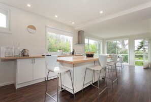 Ferienhaus, 4 Schlafzimmer | Eigene Küche | Großer Kühlschrank, Mikrowelle, Ofen, Herdplatte