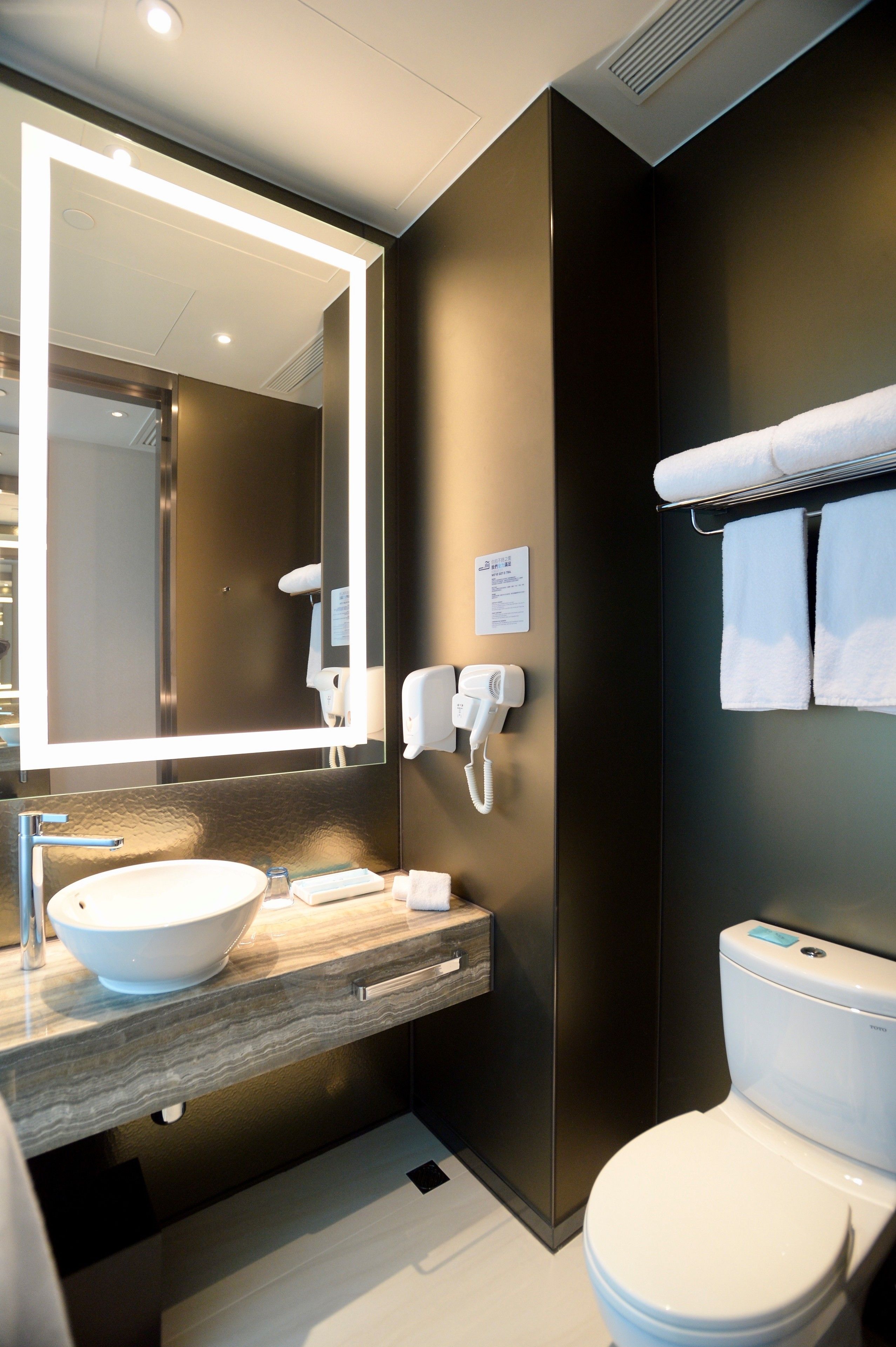 shower, free toiletries, hair dryer, slippers