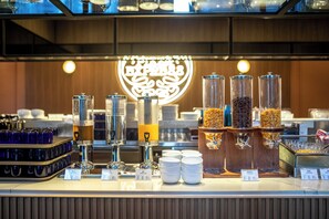 Desayuno bufé gratuito y diario