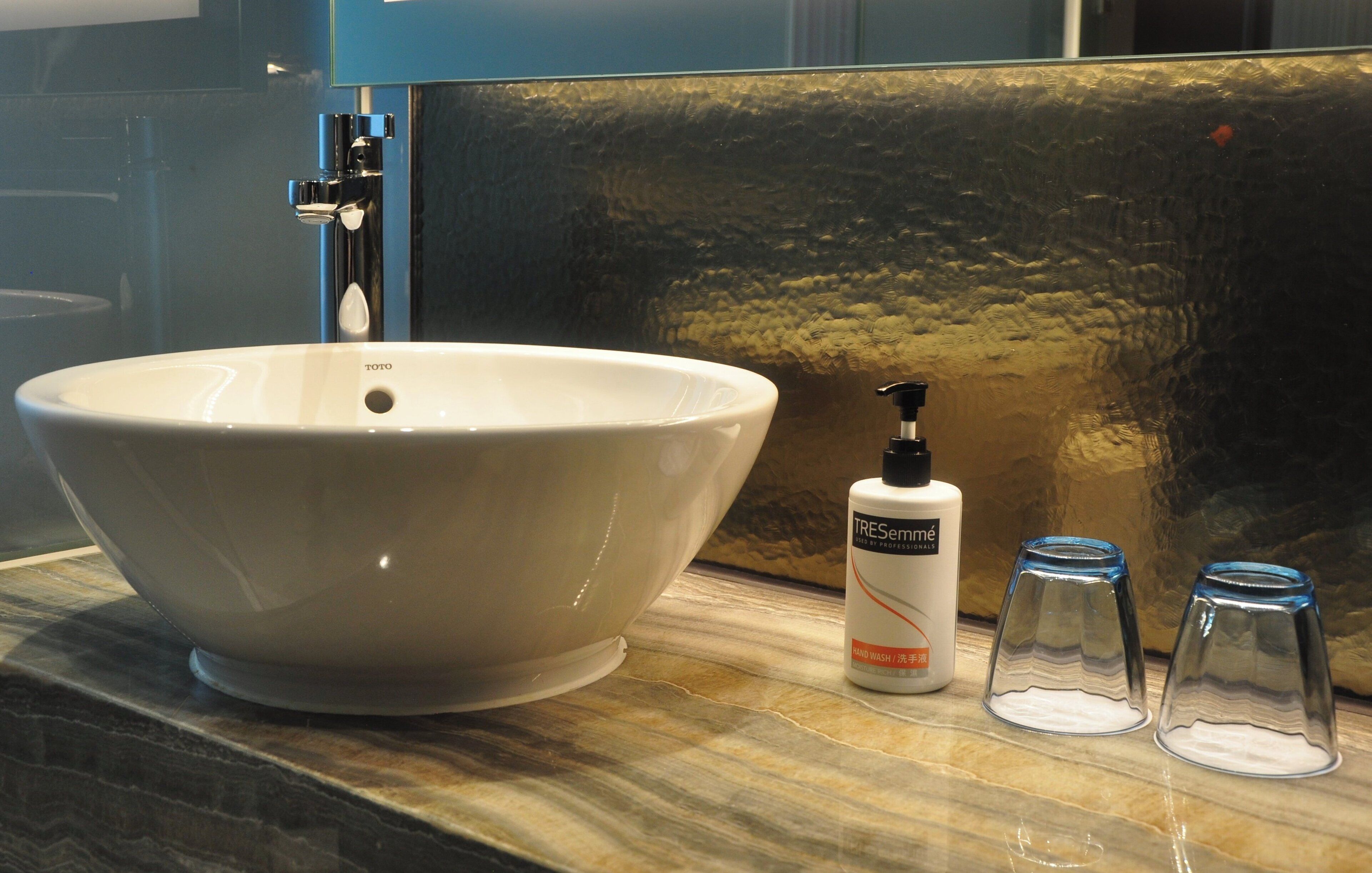 standard room, 1 queen bed (extra floor space) | 1 bedroom, in-room safe, desk, laptop workspace