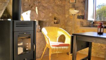 House, 1 Bedroom | Living room | Flat-screen TV