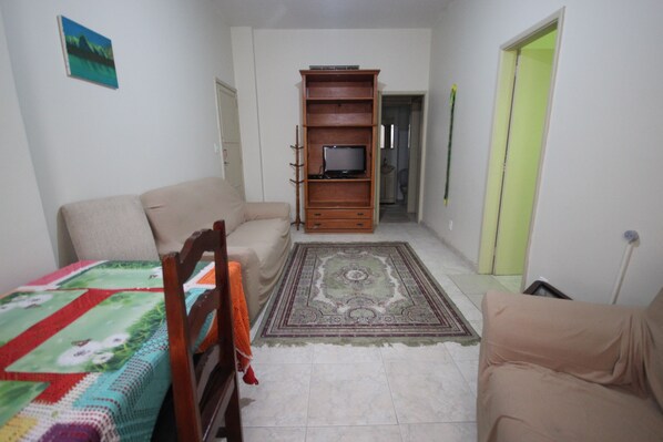 Standard Room, 2 Bedrooms | Living room