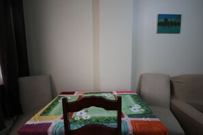 Standard Room, 2 Bedrooms | Living room | TV - GoHouse Vergueiro 901 A (Rio de Janeiro)