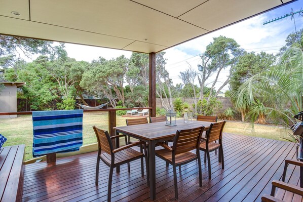 Terrace/patio - Tasman Surf House (Rye)
